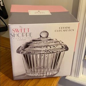 Crystal cupcake box